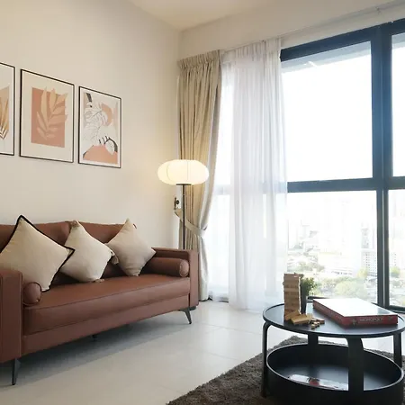Urban Suites Infinity Pool 3Br 2Carparks 8Pax